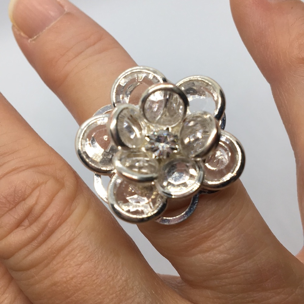 Crystal flower ring